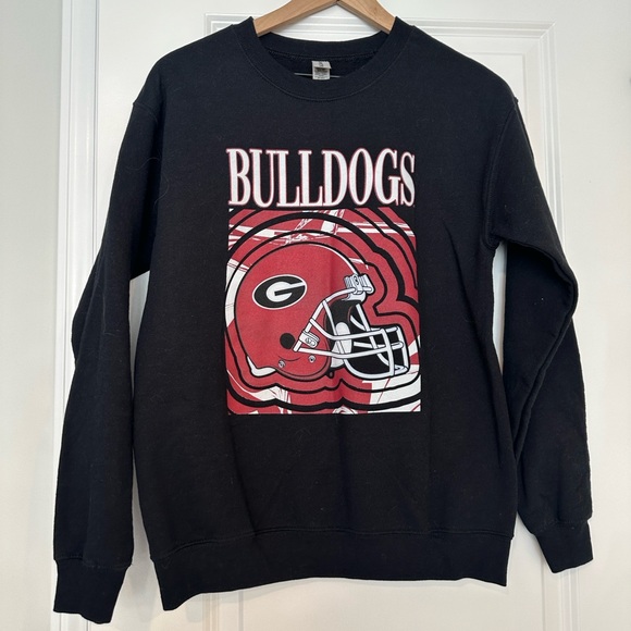 Tops - University of Georgia Bulldogs Football Sweatshirt Size Small (oversized)